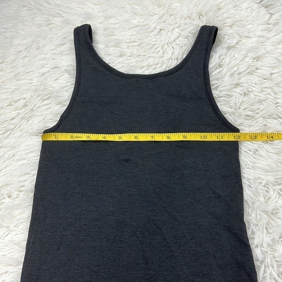 Lululemon Seek Simplicity Tank *2 Ways Black - Picture 2 of 5